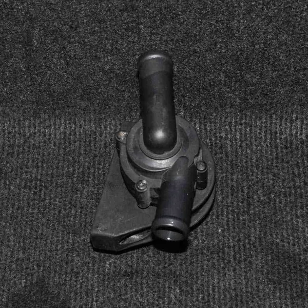 Audi OE Vattenpump 078 121 601B image 3
