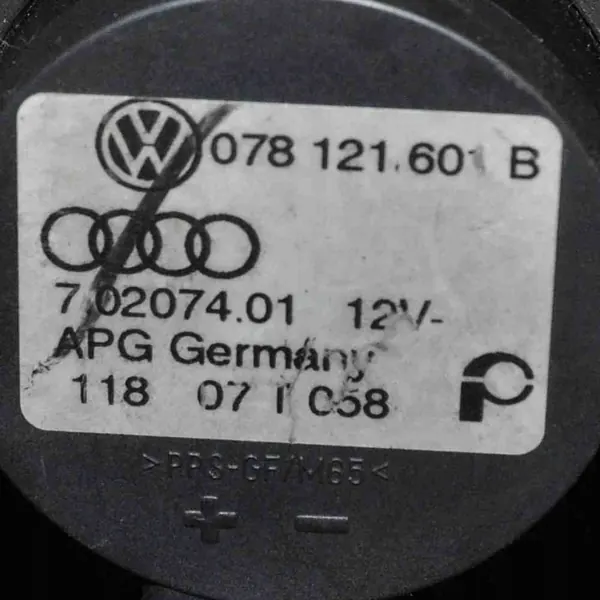 Audi OE Vattenpump 078 121 601B image 5