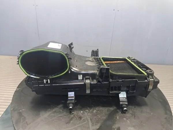 Mercedes Luftfilterhus OEM A6540902501 image 2