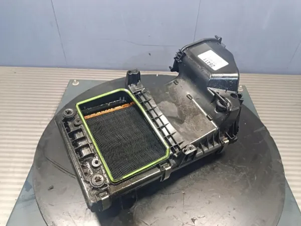 Mercedes Luftfilterhus OEM A6540902501 image 3