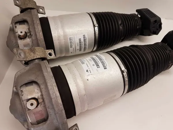 Audi Q7 Hinterachsdämpfer OEM 4L0616019C/4L0616020C image 2