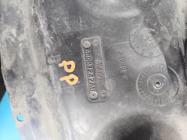 Right Front Wheel Arch Fiat Freemont 68087242AB image 4