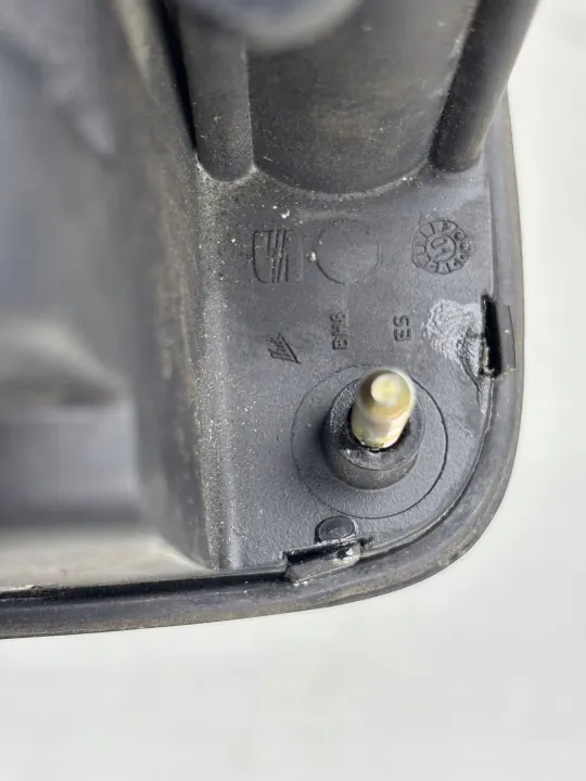 SEAT OE 6K0827565F Poignée de coffre - Occasion image 4