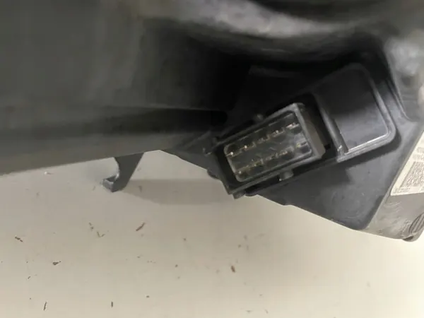 OPEL MERIVA B VALO VASEN OIKEA 13372335 13372320 image 7