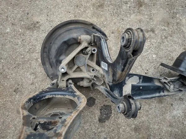 Mozzo posteriore sinistro Skoda Yeti 5L OEM image 6