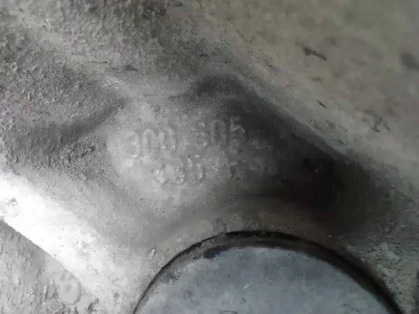 Mozzo posteriore sinistro Skoda Yeti 5L OEM image 8