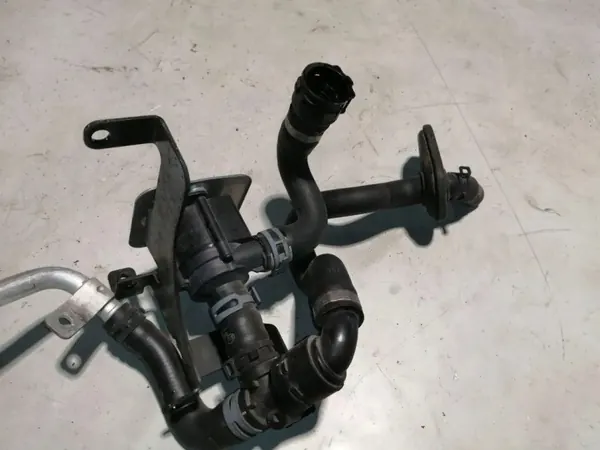 Pompe à eau OEM 06H121601N pour Audi 3.0 TFSI image 5