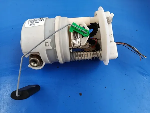 Brandstofpomp Renault Twingo OE 8200058354 image 7