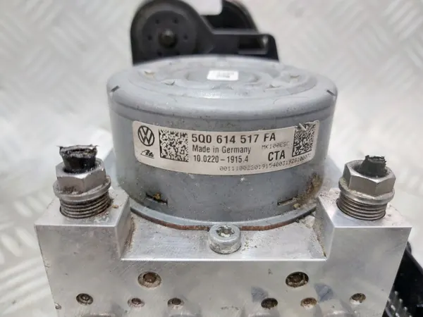 Pompe ABS OEM 5Q0614517FA pour Seat Leon III image 4