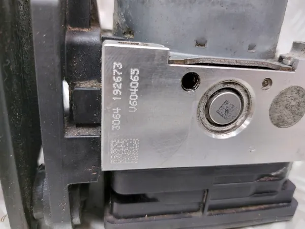 Pompe ABS OEM 5Q0614517FA pour Seat Leon III image 6