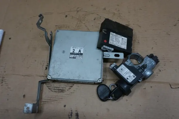 Module Immobilisateur Nissan Patrol Y61 OEM 23710-VB302 image 2