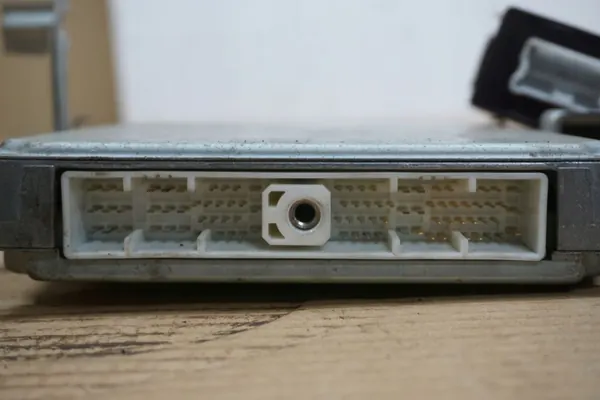Module Immobilisateur Nissan Patrol Y61 OEM 23710-VB302 image 4