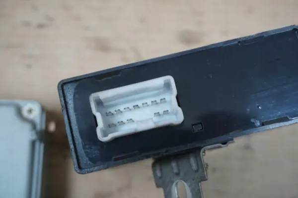 Module Immobilisateur Nissan Patrol Y61 OEM 23710-VB302 image 6