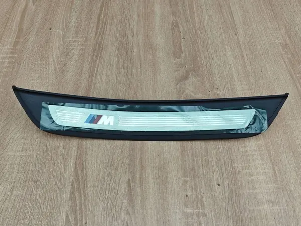 OEM 9447021 Cubre umbral izquierdo trasero M-Package BMW G30/G31 image 2