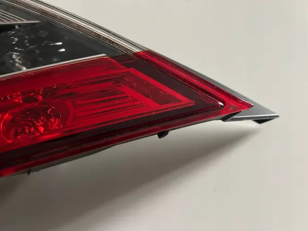 Luz trasera LED izquierda Honda Civic X Sedan 2016-2019 OEM image 6