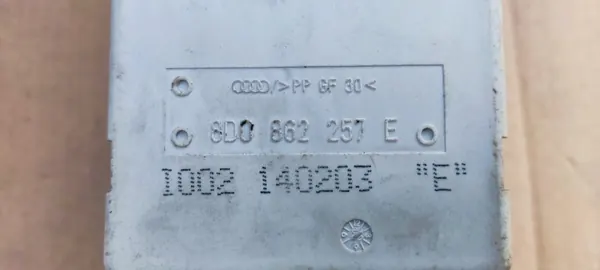 Zentralverriegelungspumpe OEM 8D0862257E für Audi A3/A4/A6 image 4