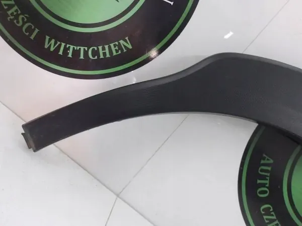 Subaru OE 91112FL120 rivestimento parafango image 2