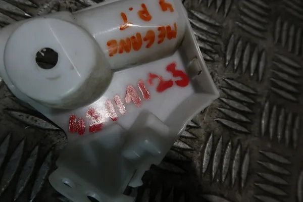 MONTAGEM DO PARA-CHOQUE TRASEIRO RENAULT MEGANE IV HB 850459774R image 4