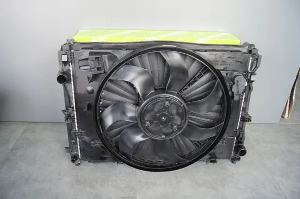 C-KLASA 205 Ventilator 1.5T - OEM Mercedes image 2