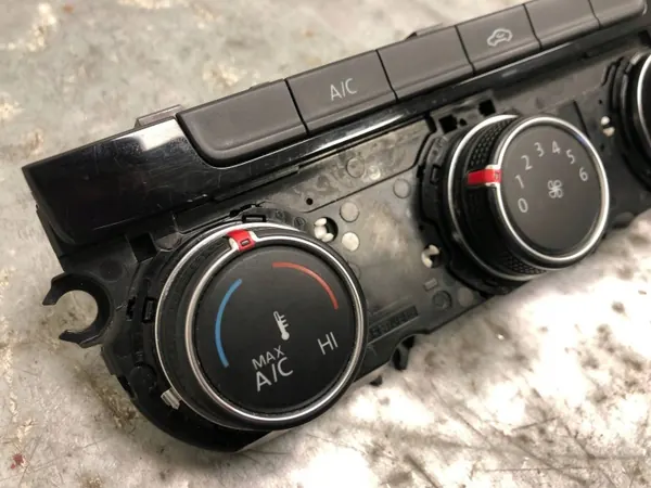 OEM 7C0907426AD ilmastointipaneeli VW Crafterille image 3