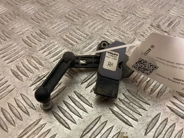 Volvo XC90 2018 Strålkastarnivåsensor Framaxel OEM 31360329 image 2