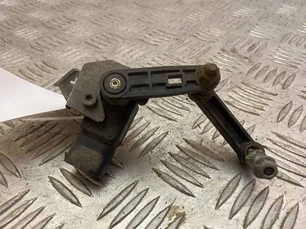 Volvo XC90 2018 Strålkastarnivåsensor Framaxel OEM 31360329 image 4