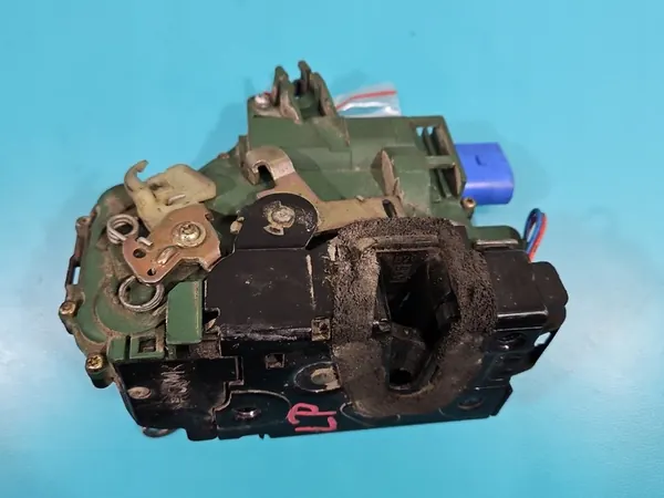 Linke Vorderverriegelung VW Polo IV 9N image 3