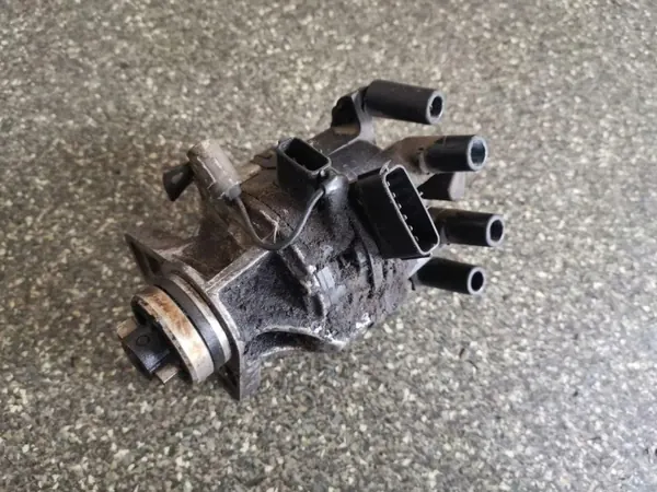 Mazda OE Ontstekingsverdeler OEM T2T58471 - Gebruikt image 3
