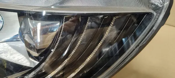 SKODA SUPERB 2 II LIFT 13- Vasemman Xenon LED Ajovalon image 5