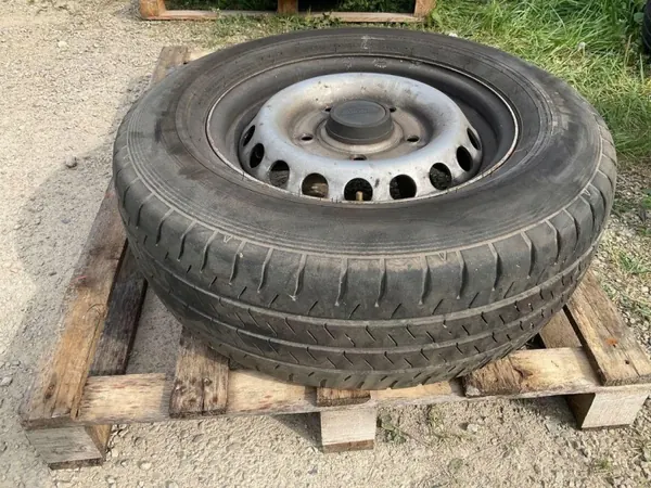 OEM BK211007DA Etu-oikea iskunvaimenninpidike Ford image 4