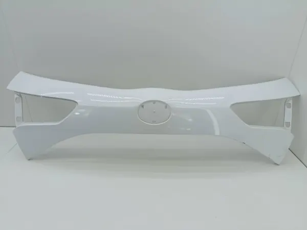 Moldura de maletero Toyota Yaris III OEM 76811-0DA30 image 2