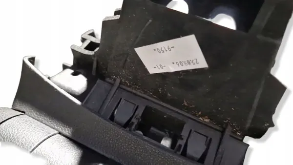 BMW E87 middenarmsteun OEM 7143596 - Gebruikt image 6