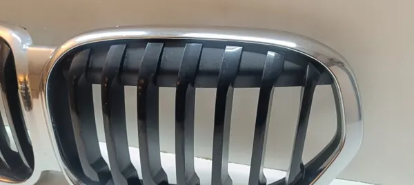 BMW X1 F48 LIFT 2019-22 framstötrutsgallret 511318517811 image 6