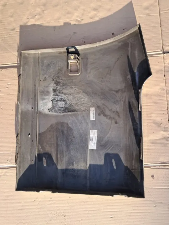 Cobertura Intereixo Volvo FH4 OEM 82454538 - Usado image 4