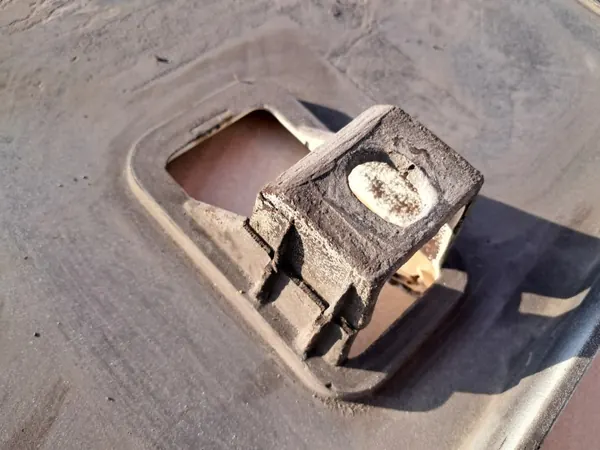 Cobertura Intereixo Volvo FH4 OEM 82454538 - Usado image 6