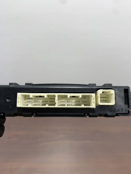 Toyota Prius 2017 ECU OEM 8865047351 - Gebruikt image 3