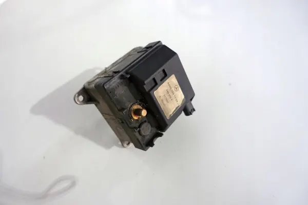 Chauffe-eau moteur Mercedes OEM 0001591504 image 2