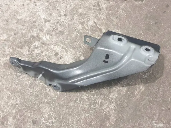 Audi OE 80A821132A Fram höger stänkskärmsfäste image 2