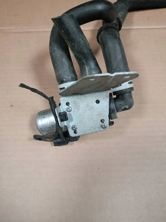 Vesipumpun venttiili OEM 9037610 BMW G20 G21:lle image 2
