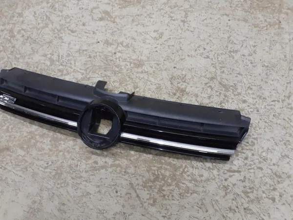 VW GOLF VII 7 R-LINE GRILL 2016-2019 5G0853651CD image 3