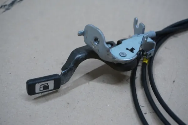 OEM RAV4 II Bränsleluckslänk 00-05 - Begagnad image 3