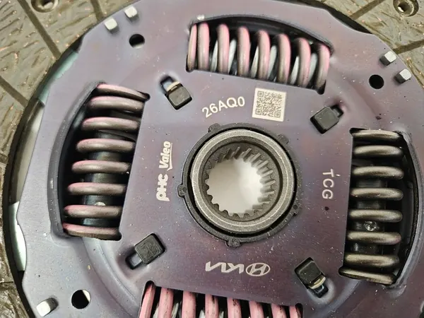 Volante de Embrague OEM HYUNDAI BAYON 1.0 T-GDI - Usado image 5