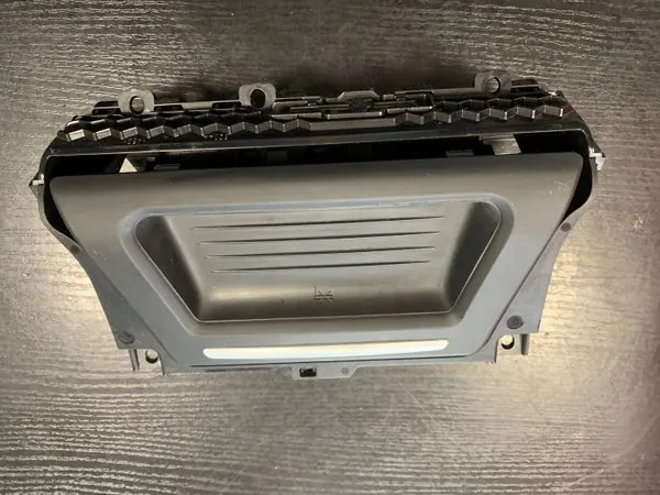 BMW F10 F11 Voorasbak OEM 9206663 - Gebruikt image 3