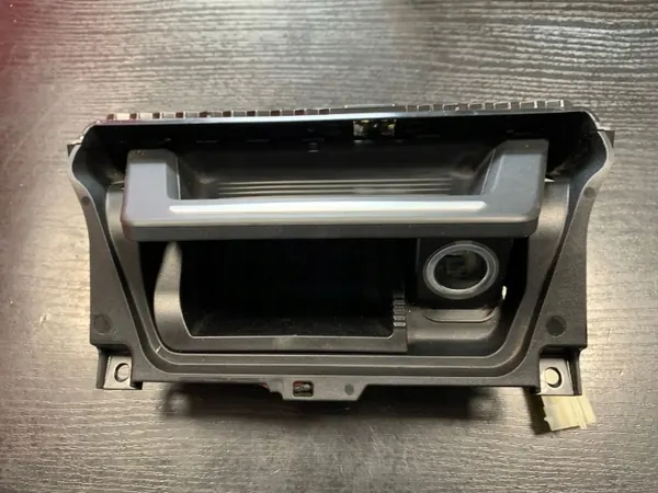 BMW F10 F11 Voorasbak OEM 9206663 - Gebruikt image 4