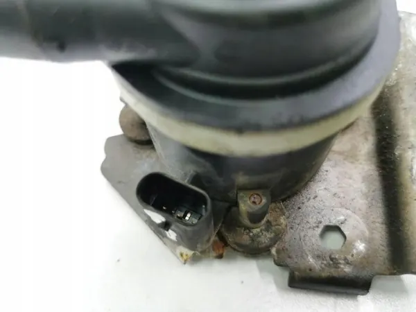 Vattenpump OEM 95165365 för Opel Antara Captiva 2.2 CDTI image 4