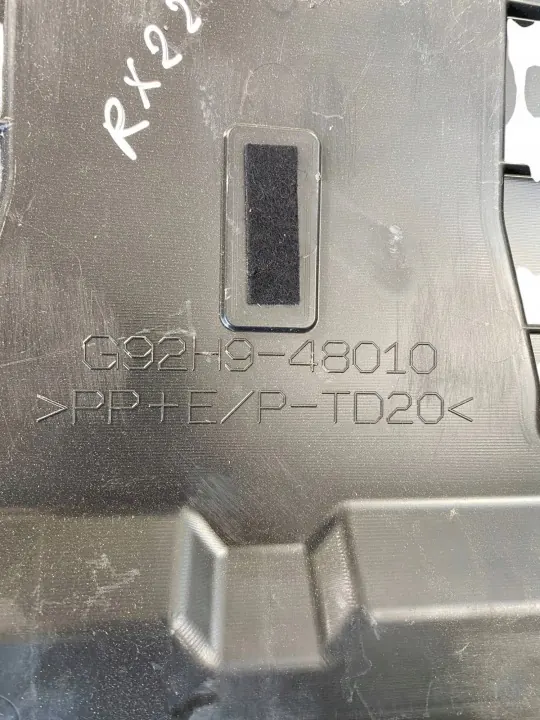 Lexus RX V Bakre underskydd OEM G92H948010 image 9