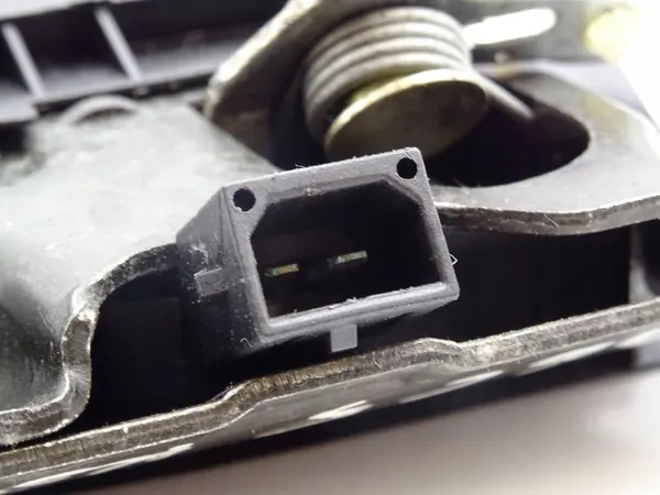 Audi A6 C5 Bagagelås 4B9827505M image 8