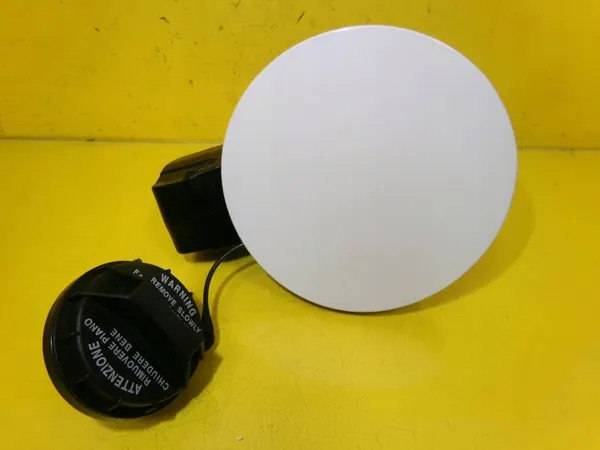 Trappe à carburant avec bouchon OEM DRC98726 Hyundai i30 image 3