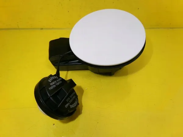 Trappe à carburant avec bouchon OEM DRC98726 Hyundai i30 image 4