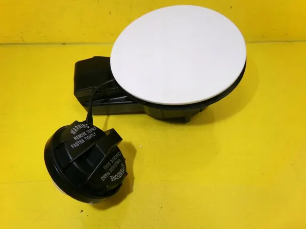 Trappe à carburant avec bouchon OEM DRC98726 Hyundai i30 image 5